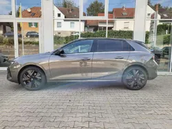 Vulkan grau Gebraucht 2023 Opel Astra Limousine | 39.995 €