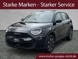 Schwarz Neu 2025 Fiat 600E Red SUV | 38.590 €