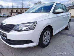 Candyweiss Gebraucht 2015 Skoda Fabia Active Limousine | 8.800 € (Etwas zu teuer)