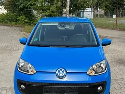 Blau Gebraucht 2016 VW up! Kleinwagen | 5.500 € (Fairer Preis)