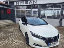 Perl weiß/ dach schwarz Gebraucht 2024 Nissan Leaf Tekna Kleinwagen | 21.900 € (Superpreis)
