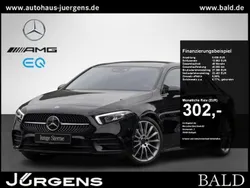 Metalliclack kosmosschwarz Gebraucht 2020 Mercedes A250 AMG Limousine | 31.980 € (Fairer Preis)