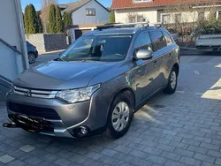 Grau Gebraucht 2014 Mitsubishi Outlander Diamant Edition SUV | 10.100 € (Teuer)