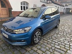 Blau Gebraucht 2018 VW Touran Sound Van / Kleinbus | 14.999 € (Guter Preis)