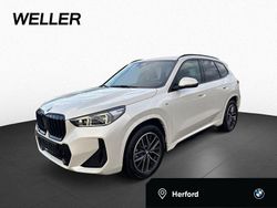 Mineralweiß (weiß) Gebraucht 2022 BMW X1 Comfort Edition SUV | 35.950 €