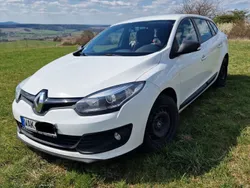 Weiß Gebraucht 2014 Renault Mégane III Authentique Limousine | 5.490 € (Fairer Preis)