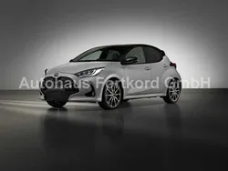 Weiß Gebraucht 2024 Toyota Yaris Hybrid Sport Limousine | 28.490 € (Etwas zu teuer)