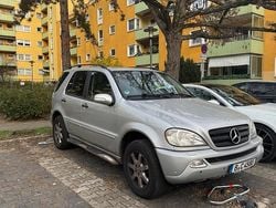 Silber Gebraucht 2004 Mercedes ML350 SUV | 4.200 €