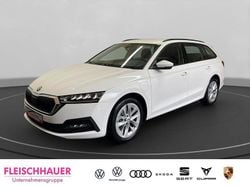 Weiss Gebraucht 2023 Skoda Octavia Ambition Kombi | 24.790 € (Guter Preis)