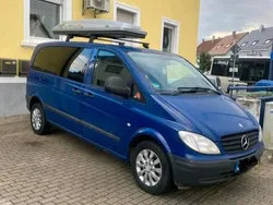 Blau Gebraucht 2006 Mercedes Vito Van / Kleinbus | 6.200 €