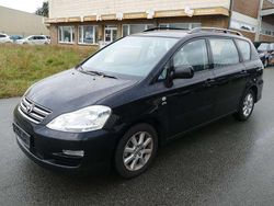 Schwarz Gebraucht 2004 Toyota Avensis Verso Van / Kleinbus | 3.990 €