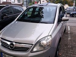 Silber Gebraucht 2009 Opel Zafira Van / Kleinbus | 1.550 € (Fairer Preis)