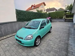 Grau Gebraucht 2001 Toyota Yaris Kleinwagen | 3.250 € (Fairer Preis)