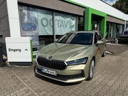 Gold Gebraucht 2024 Skoda Superb LAURIN & KLEMENT Kombi | 41.000 €