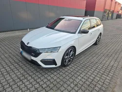 Weiß Gebraucht 2021 Skoda Octavia RS Kombi | 27.500 € (Guter Preis)