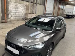 Grau Gebraucht 2024 Ford Focus ST-Line X Limousine | 23.490 € (Guter Preis)