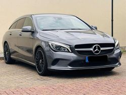 Grau Gebraucht 2017 Mercedes CLA220 Shooting Brake Kombi | 12.990 € (Fairer Preis)