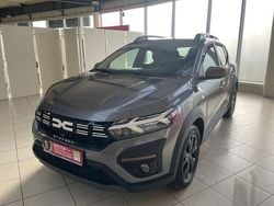 Gris schiste Gebraucht 2025 Dacia Sandero Stepway Limousine | 15.890 € (Superpreis)
