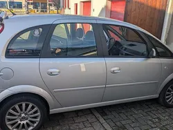 Grau Gebraucht 2006 Opel Meriva Van / Kleinbus | 2.500 € (Guter Preis)