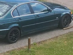 Grün Gebraucht 1999 BMW 323 Limousine | 2.200 € (Superpreis)