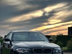 Schwarz Gebraucht 2009 BMW 116 Kleinwagen | 11.000 €