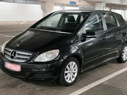 Schwarz Gebraucht 2010 Mercedes B180 Van / Kleinbus | 2.000 € (Fairer Preis)
