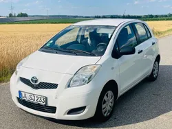 Weiß Gebraucht 2010 Toyota Yaris Limousine | 3.199 € (Fairer Preis)