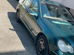 Grün Gebraucht 2000 Mercedes C220 Classic Limousine | 4.300 € (Teuer)