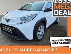 Weiß Gebraucht 2022 Toyota Aygo Play Kleinwagen | 15.480 € (Fairer Preis)