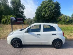 Weiß Gebraucht 2017 Nissan Micra Visia Kleinwagen | 5.999 € (Etwas zu teuer)