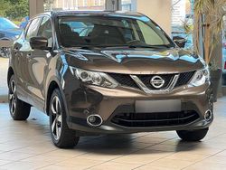 Gold metallic Gebraucht 2016 Nissan Qashqai N-Connecta SUV | 13.990 € (Fairer Preis)