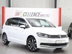 Weiß Gebraucht 2020 VW Touran IQ Drive Van / Kleinbus | 23.991 € (Fairer Preis)