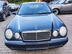 Blau Gebraucht 1997 Mercedes E200 Elegance Limousine | 3.500 € (Fairer Preis)
