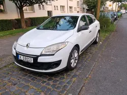 Weiß Gebraucht 2013 Renault Mégane III Limousine | 3.500 €
