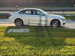 Weiß Gebraucht 2016 BMW 320 Luxury Line Limousine | 19.990 € (Teuer)