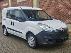 Weiß Gebraucht 2014 Opel Combo Edition Van / Kleinbus | 3.199 € (Guter Preis)