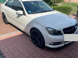 Weiß Gebraucht 2011 Mercedes 180 Avantgarde Limousine | 9.000 €