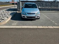 Grau Gebraucht 2004 Opel Corsa Kleinwagen | 2.500 € (Fairer Preis)