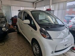 Weiß Gebraucht 2011 Mitsubishi i-MiEV Kleinwagen | 4.750 €