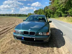Grün Gebraucht 1997 BMW 523 Limousine | 5.500 € (Teuer)