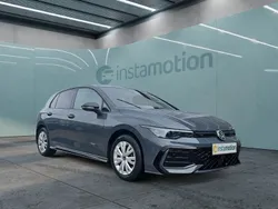 Grau Gebraucht 2024 VW Golf VIII R-line Limousine | 37.580 € (Teuer)