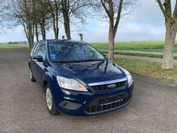 Blazerblau Gebraucht 2009 Ford Focus Limousine | 950 € (Guter Preis)