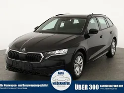 Schwarz Neu 2025 Skoda Octavia Essence Kombi | 30.995 € (Guter Preis)