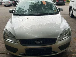 Grau Gebraucht 2006 Ford Focus Kleinwagen | 2.500 € (Fairer Preis)