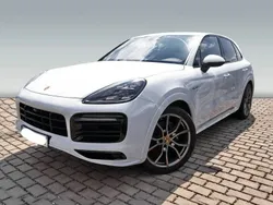 Carraraweißmetallic Gebraucht 2019 Porsche Cayenne Sport SUV | 65.250 € (Etwas zu teuer)