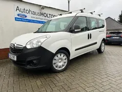 Polarweiss Gebraucht 2018 Opel Combo Selection Van / Kleinbus | 16.980 €