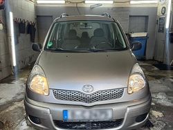 Silber Gebraucht 2003 Toyota Yaris Kombi | 4.850 € (Etwas zu teuer)