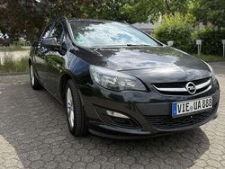 Schwarz Gebraucht 2013 Opel Astra Active Kombi | 3.400 € (Etwas zu teuer)