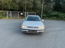 Silber Gebraucht 2001 VW Golf IV Kleinwagen | 1.600 € (Fairer Preis)