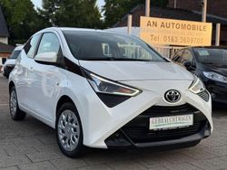 Weiß Gebraucht 2021 Toyota Aygo X-play Kleinwagen | 10.990 € (Fairer Preis)